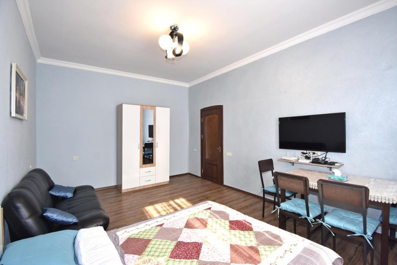 Apartment Near Sasundci Davit Metro Station Jerevan Eksteriør bilde