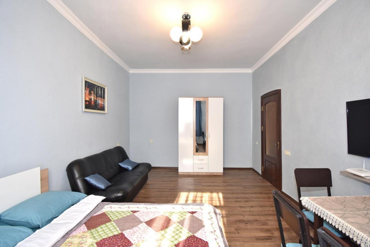 Apartment Near Sasundci Davit Metro Station Jerevan Eksteriør bilde